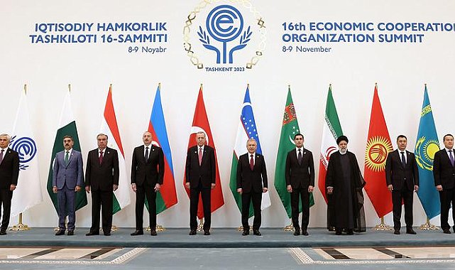 Ekonomik İşbirliği Teşkilatı (EİT) 16. Zirvesi Başladı! Liderler Aile Fotoğrafı İçin Poz Verdi!