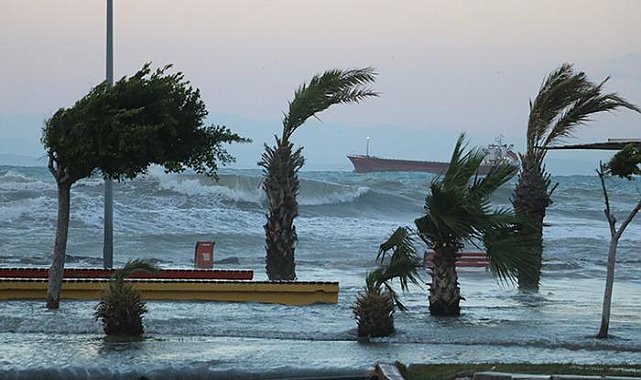 İskenderun'da 4 okulda eğitime bir gün ara verildi! AFAD'tan açıklama geldi.