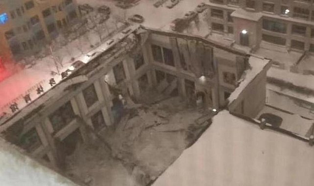 Spor Salonunun Çatısı Çöktü:3 Kişi Hayatını Kaybetti!