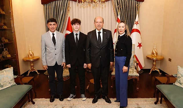 Cumhurbaşkanı Ersin Tatar, IGSCE sınavlarında üstün başarı gösteren Özkan Cansu’yu tebrik etti!