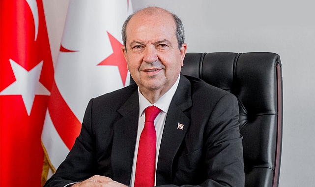 Cumhurbaşkanı Ersin Tatar, Türkiye'deki Radyo Efebey tarafından düzenlenen 2023 Yılının Enleri ödül töreninde