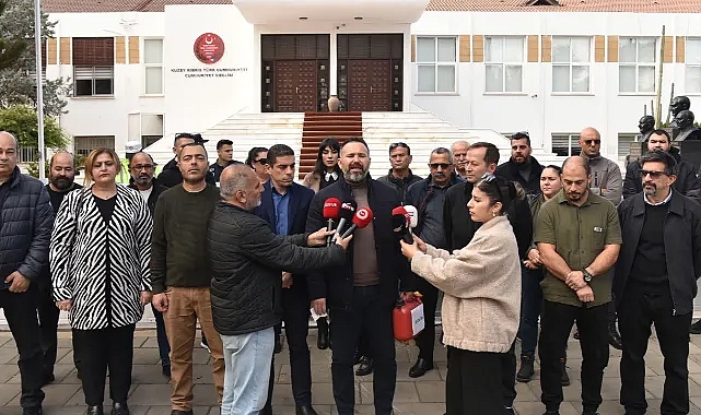 KTAMS, Meclis önünde eylem düzenleyerek Meclis Başkanı Zorlu Töre'yi eleştirdi!